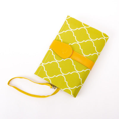MimiiMe- Mobile und kompakte Wickelunterlage, die zur stylischen Clutch wird