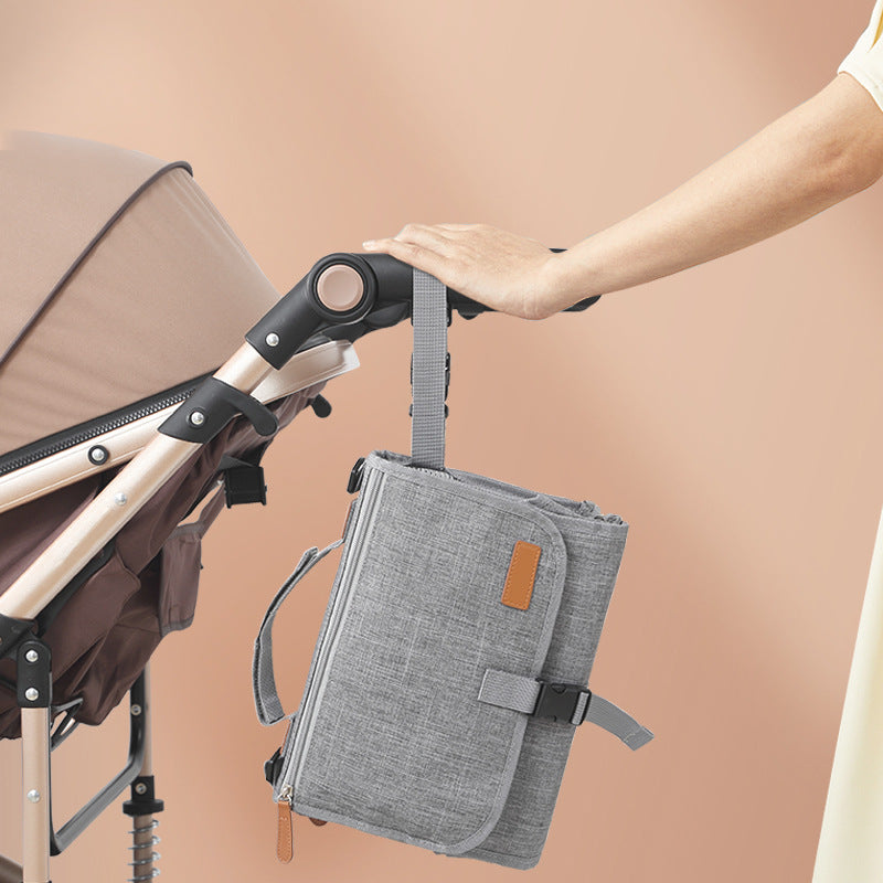 MimiiMe- Mobile Wickelunterlage mit Feuchttuchspender